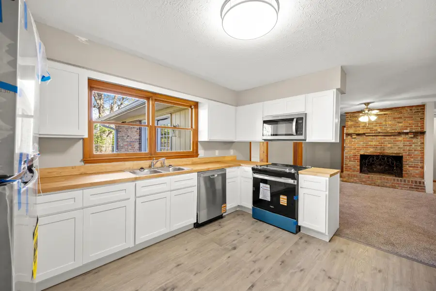 206-208 Lynn Drive, Lawrenceburg, KY 40342 - Image #3