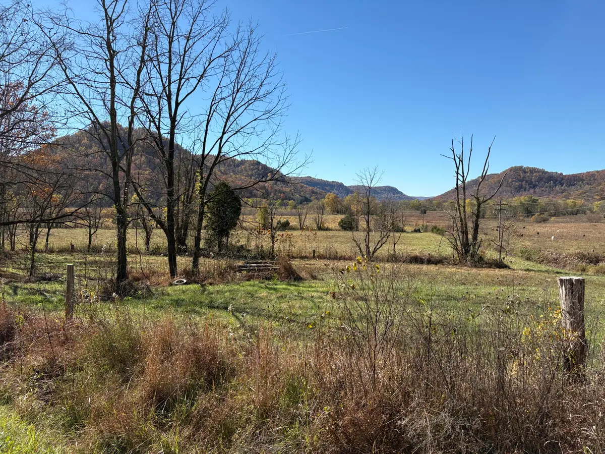 3999 Mckee Road, Irvine, KY 40336 - Image #1