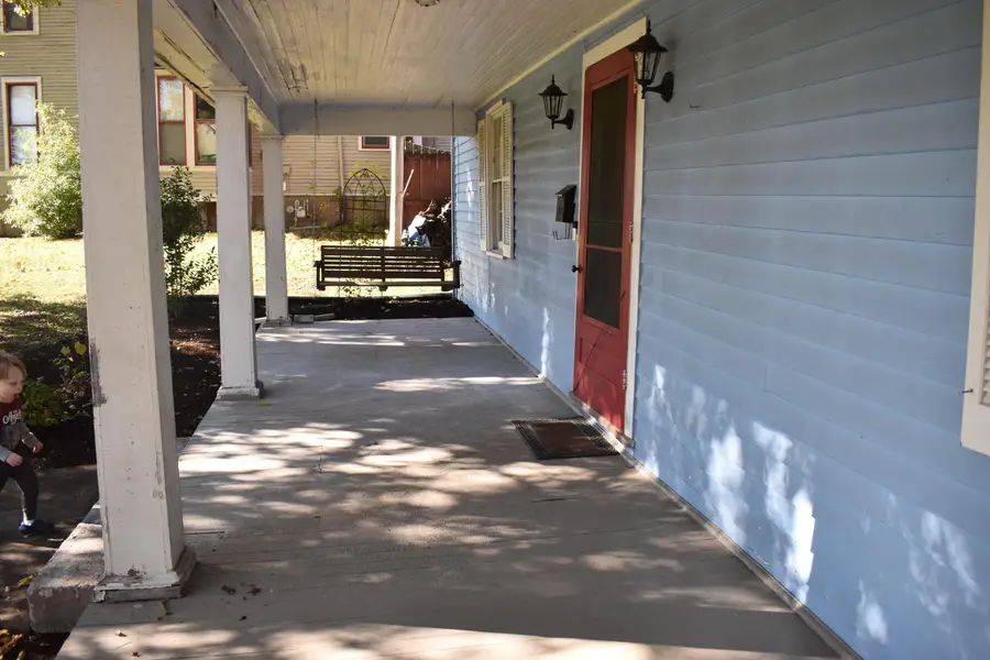 305 W Oak Street, Nicholasville, KY 40356 - Image #2