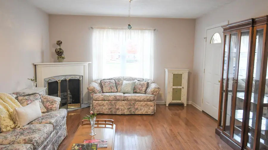 1313 Bonnie Blue Loop, Lawrenceburg, KY 40342 - Image #2