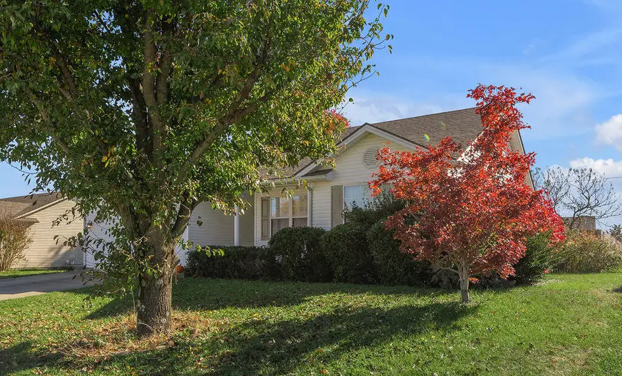 809 Thorn Trace Drive, Mount Sterling, KY 40353 - Image #2