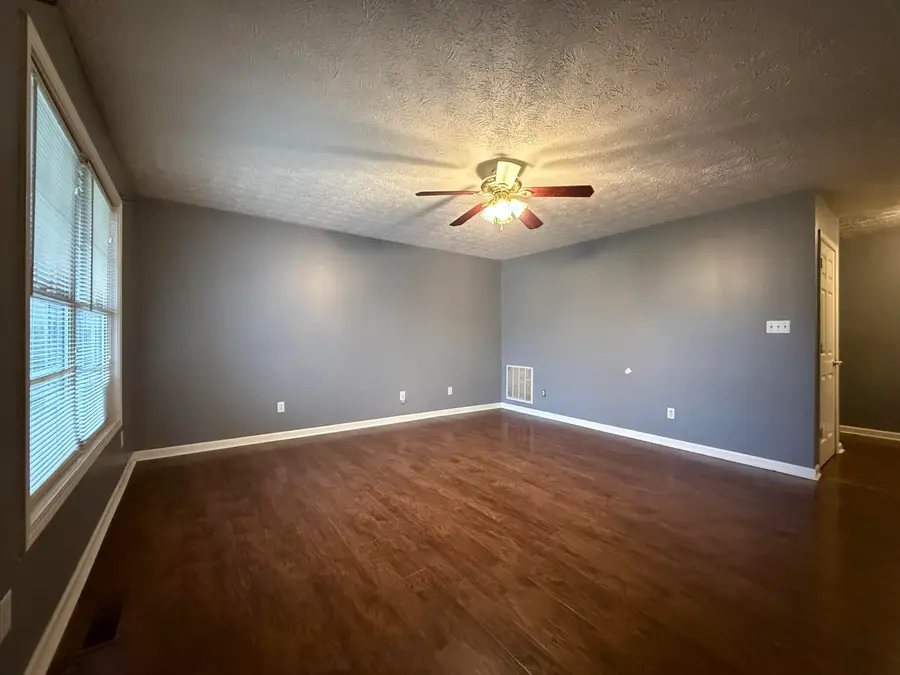 221 Woodview Drive, Nicholasville, KY 40356 - Image #3