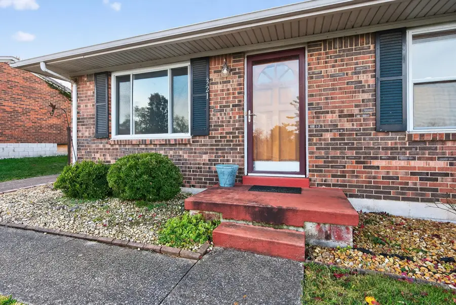 321 E Brown Street, Nicholasville, KY 40356 - Image #2
