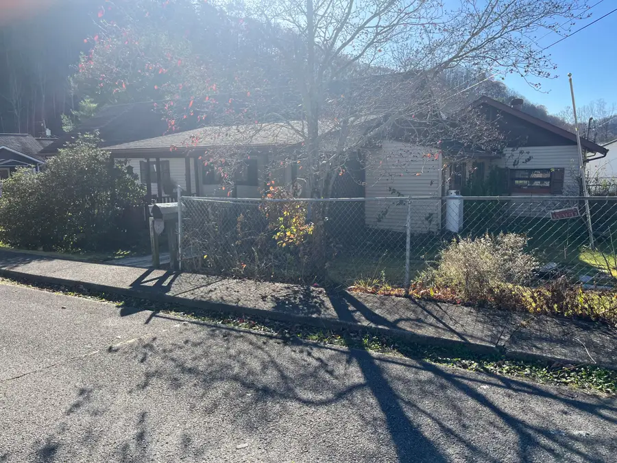 1009 Pine Street, Cumberland, KY 40823 - Image #3