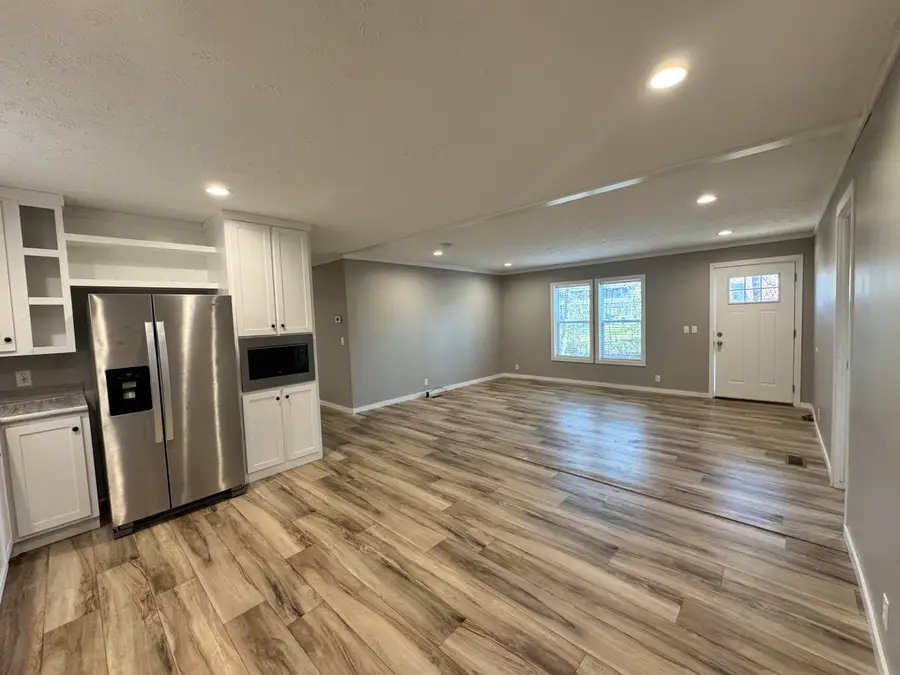 296 Hart Lane, Russell Springs, KY 42642 - Image #3