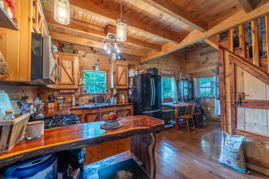 500 Clark Road, Irvine, KY 40336 - Image #2