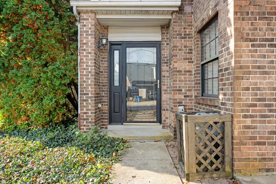 3046 Bonanza Drive, Lexington, KY 40509 - Image #2