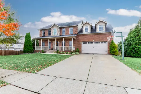 553 Adena Trace, Versailles, KY 40383