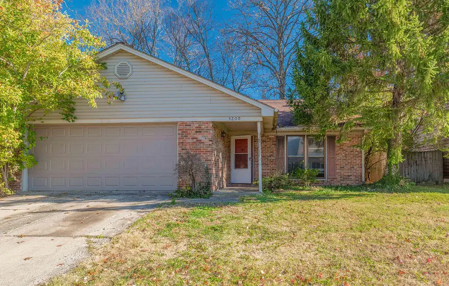 3200 Hunters Point Drive, Lexington, KY 40515 - Image #2