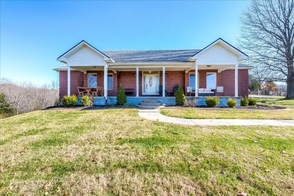 1624 Davis Road, Sadieville, KY 40370