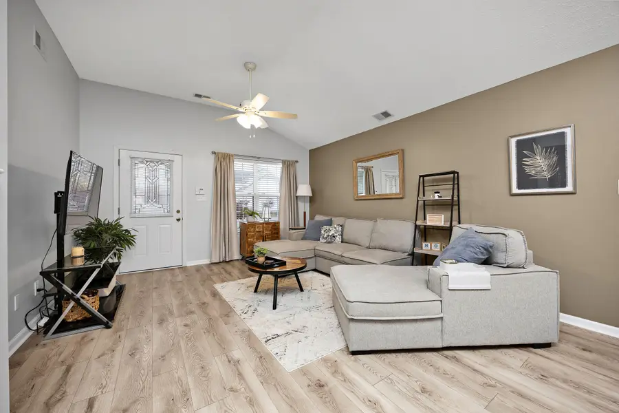 2505 Hampton Ridge Boulevard, Louisville, KY 40220 - Image #3