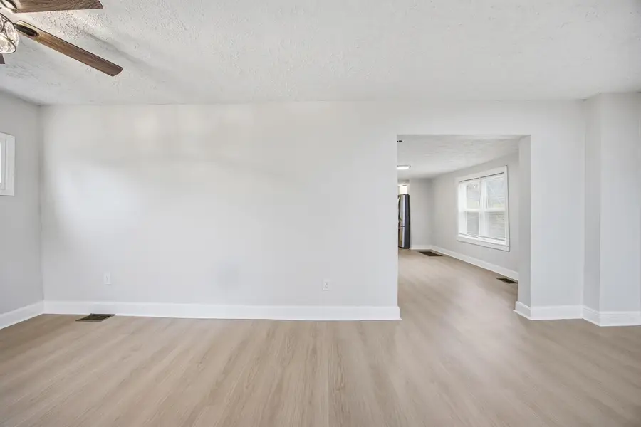 587 Kingston Road, Lexington, KY 40505 - Image #3