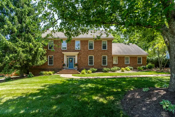 2132 Woodmont Drive, Lexington, KY 40502