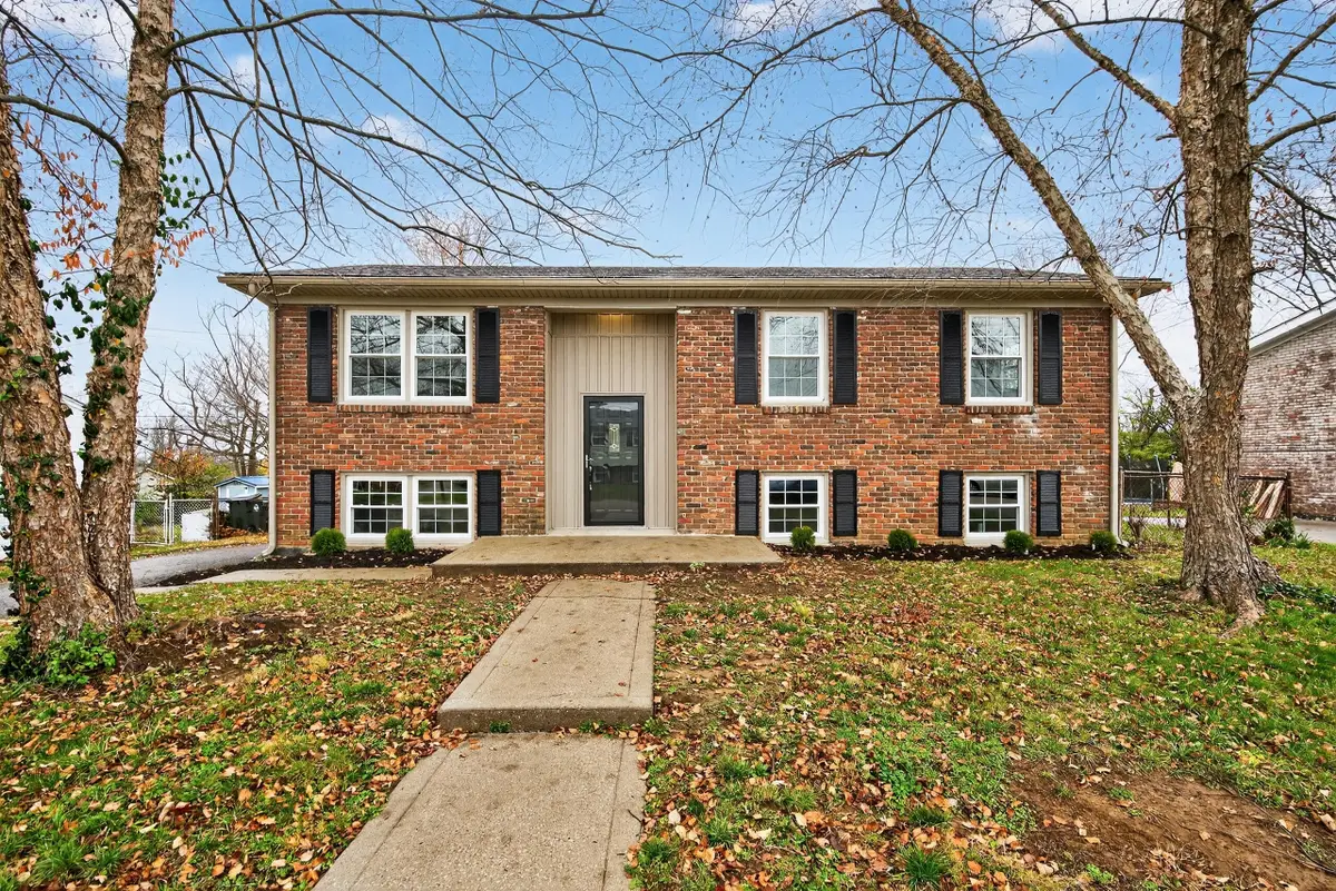 804 Janet Street, Versailles, KY 40383 - Image #1
