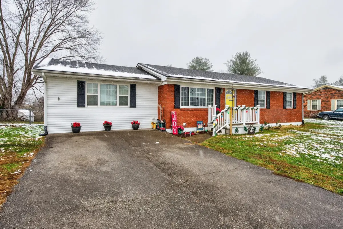 315 S Winn Avenue, Irvine, KY 40336 - Image #1