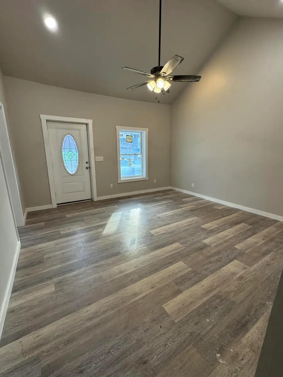 111 E College Street, Georgetown, KY 40324 - Image #2