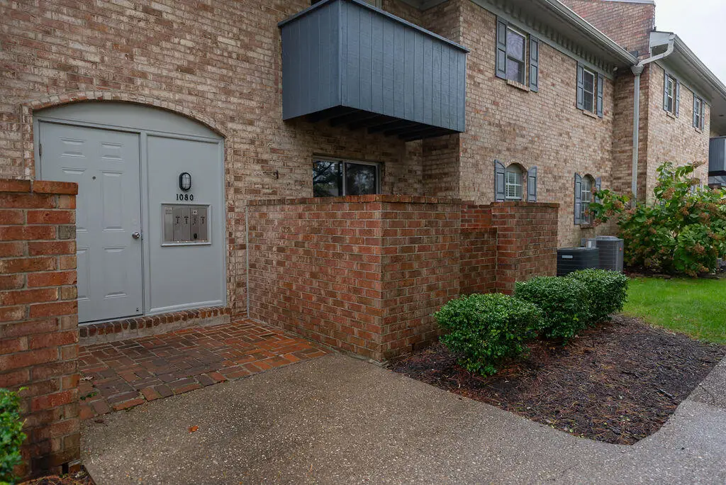 1080 Armstrong Mill Road #A, Lexington, KY 40517 - Image #1