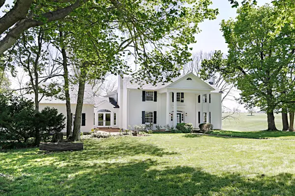 2600 Paynes Mill Road, Versailles, KY 40383