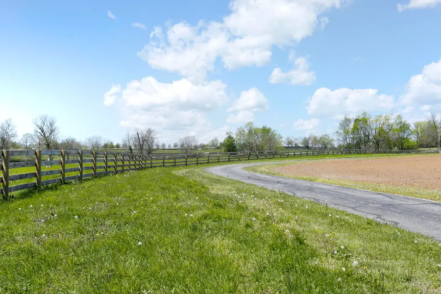 2600 Paynes Mill Road, Versailles, KY 40383 - Image #2