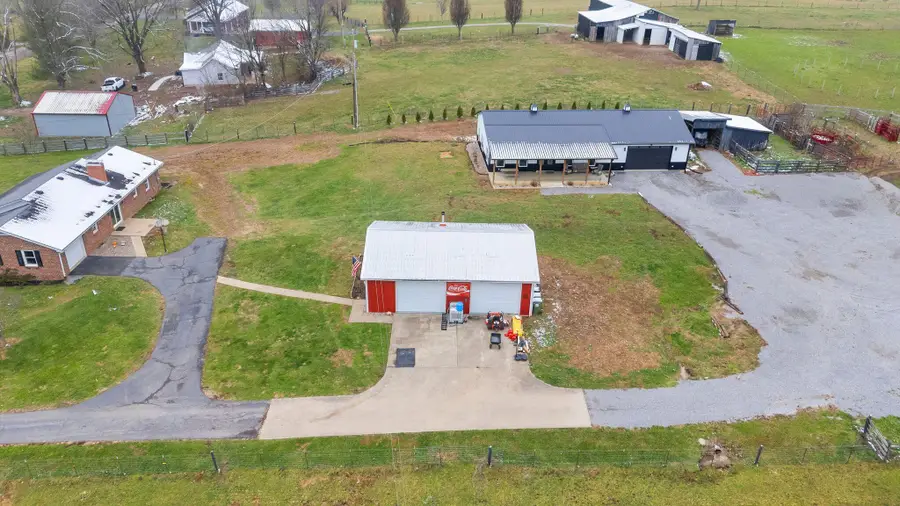 733 Richmond Rd Loop 1, Lancaster, KY 40444 - Image #2