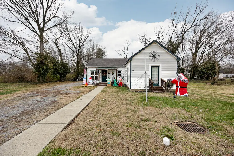 417 W Broadway Street, Harrodsburg, KY 40330 - Image #2