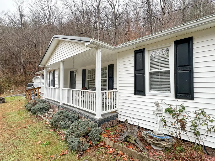 10806 406 Highway, Roark, KY 40979 - Image #2