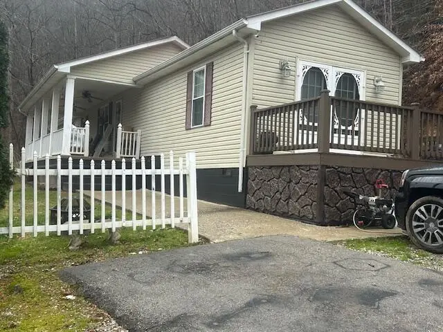 10806 406 Highway, Roark, KY 40979 - Image #3