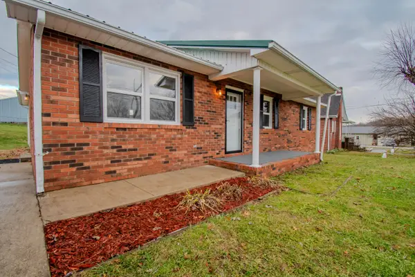 720 E Waugh Road, Olive Hill, KY 41164