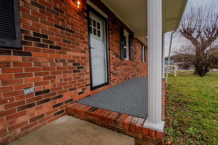 720 E Waugh Road, Olive Hill, KY 41164 - Image #2