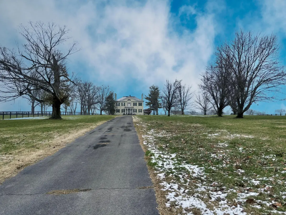 3504 Old Frankfort Pike, Versailles, KY 40383 - Image #1