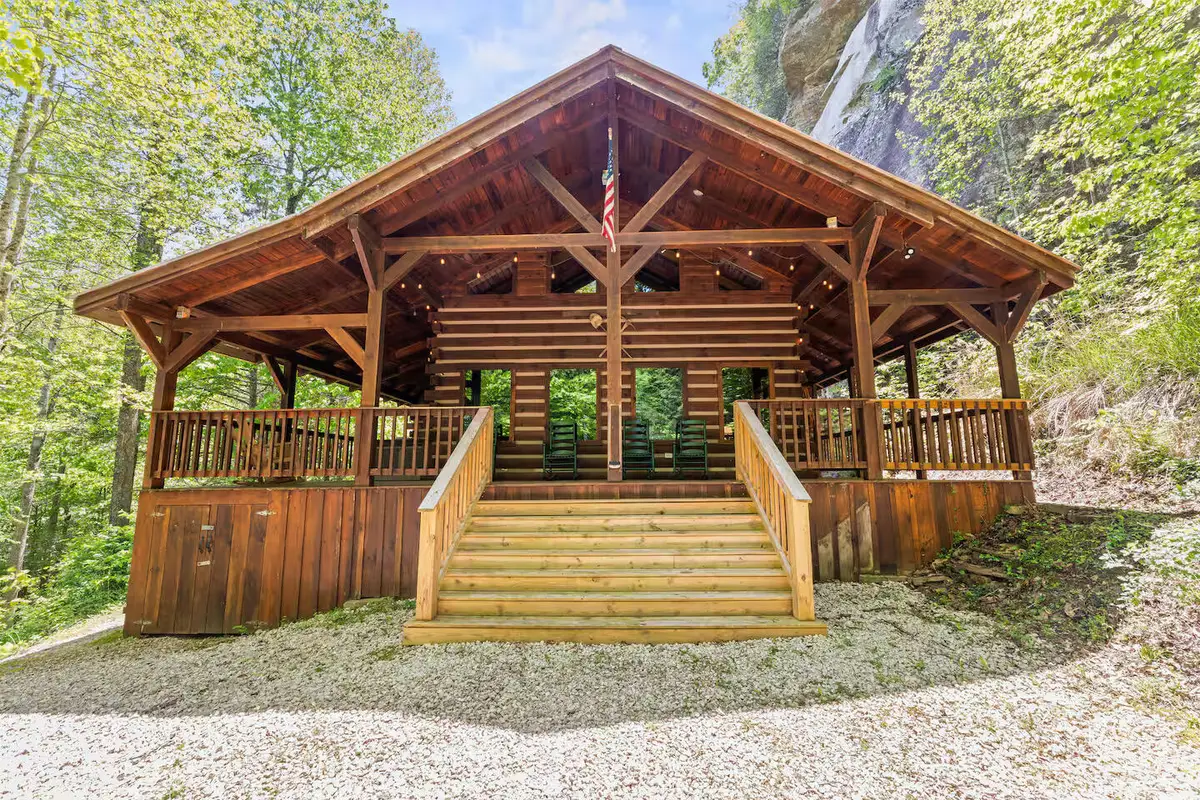 646 Right Fork Fixer Road, Zoe, KY 41397 - Image #1