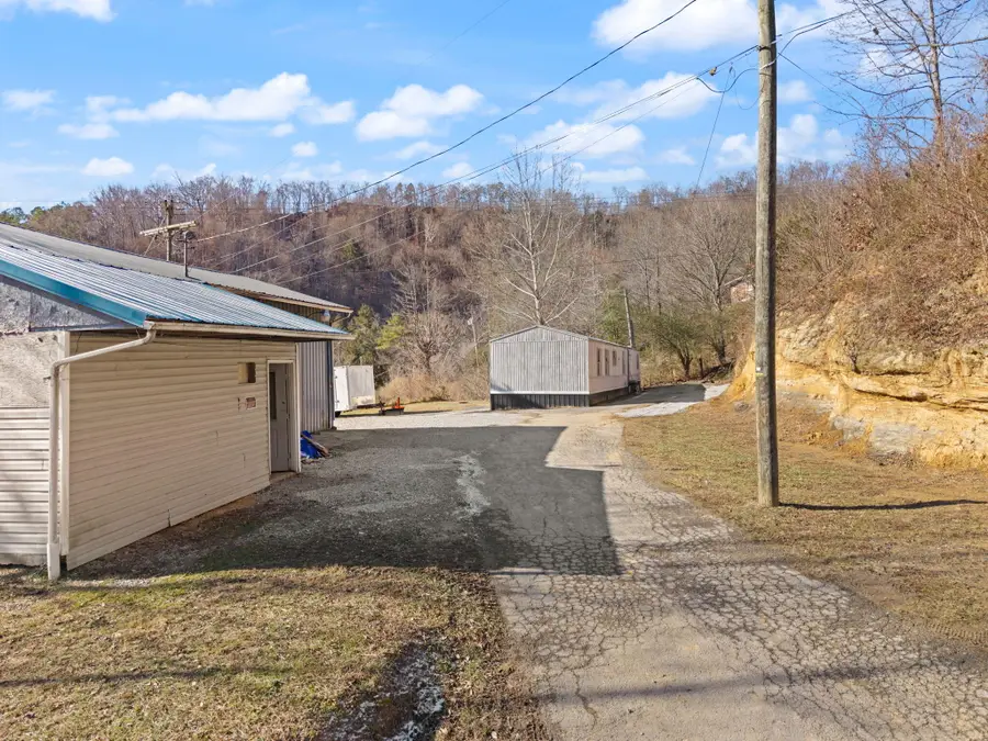 63 Elisha B Lane, Mayking, KY 41837 - Image #3