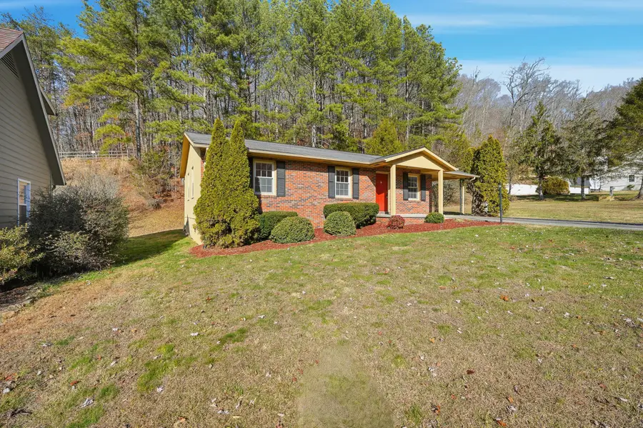 11 Castleford Way, Middlesboro, KY 40965 - Image #2