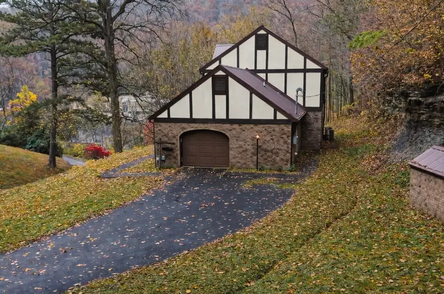 245 Rob Damron Road, Pikeville, KY 41501 - Image #2