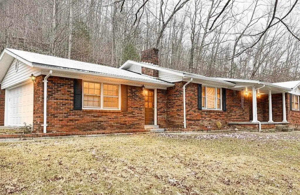 289 Hershel Gabbard Road, McKee, KY 40447 - Image #1