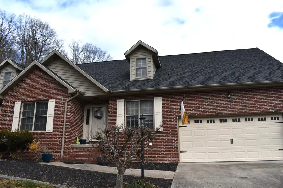 314 Picadilly Court, Middlesboro, KY 40965 - Image #2