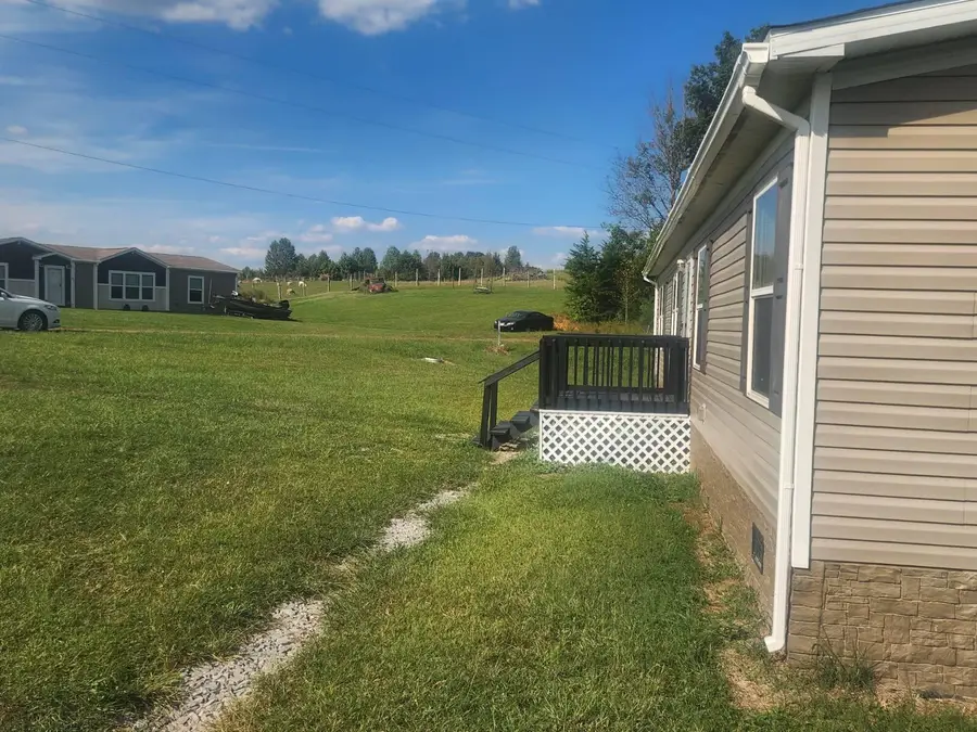 72 Vacation Street, Nancy, KY 42544 - #2