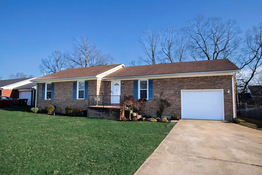 527 Sheffield Drive, Versailles, KY 40383 - #2