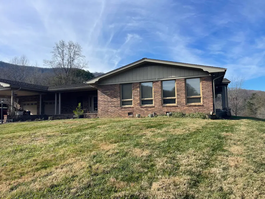409 Fairview Road, Middlesboro, KY 40965 - Image #2