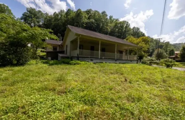 939 Island Creek Road, Pikeville, KY 41501