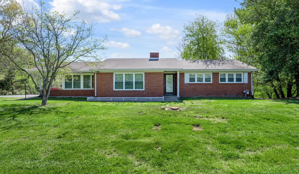 337 S Dogwood Drive, Berea, KY 40403 - Image #1
