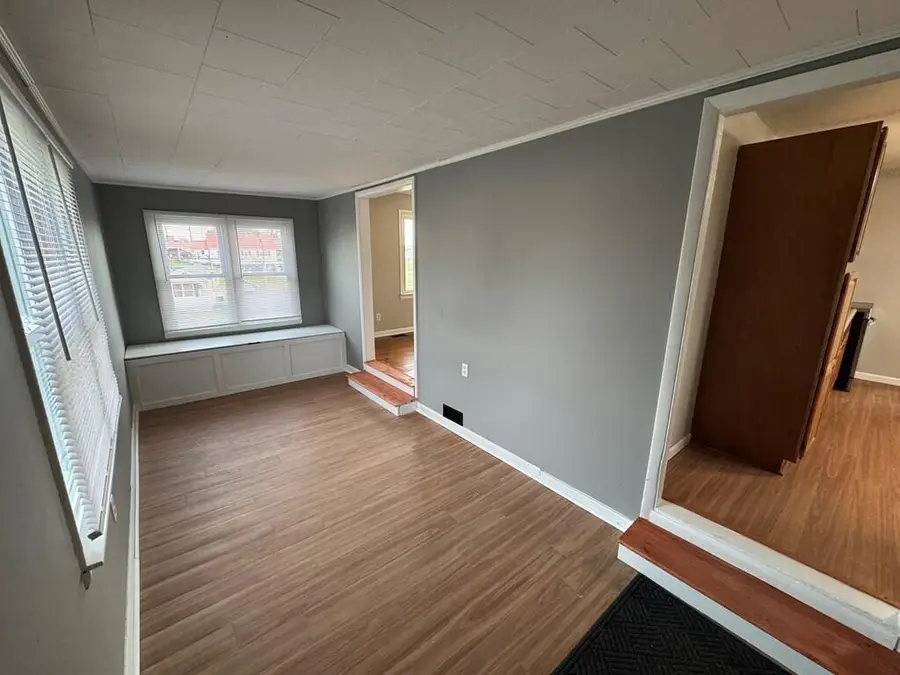 427 Foxspring Avenue, Flemingsburg, KY 41041 - Image #2