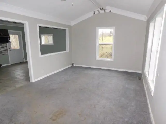 701 Lakeview Drive, Bloomfield, KY 40008 - Image #3