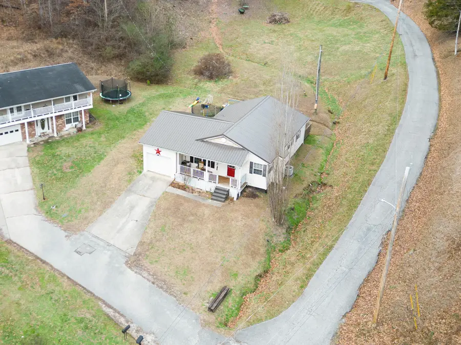 65 Mckenzie Addition, Van Lear, KY 41265 - #3