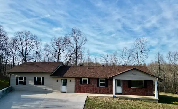 412 Bear Track Road, Beattyville, KY 41311