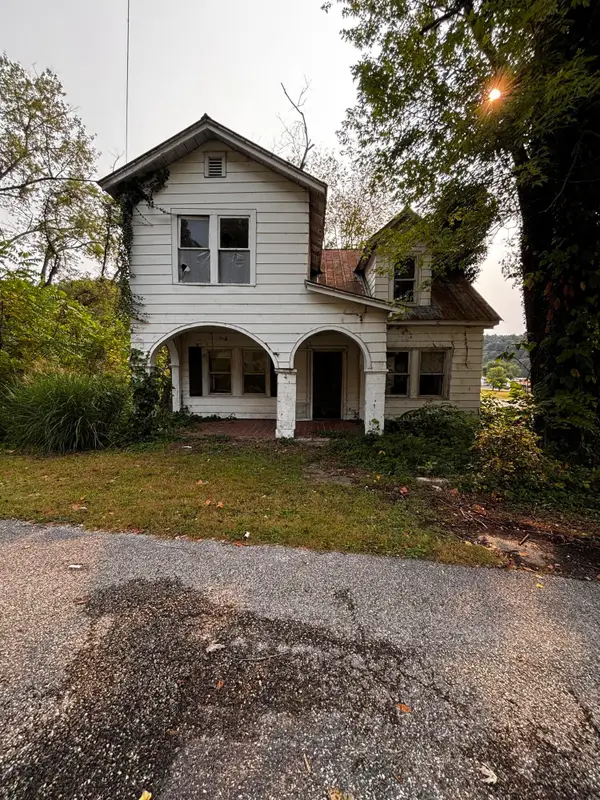 176 N Church Street, Salyersville, KY 41465