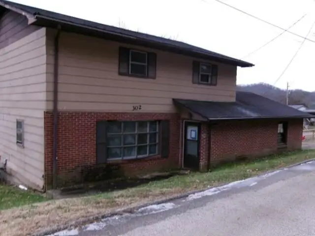 302 Highland Avenue, Paintsville, KY 41240 - Image #1