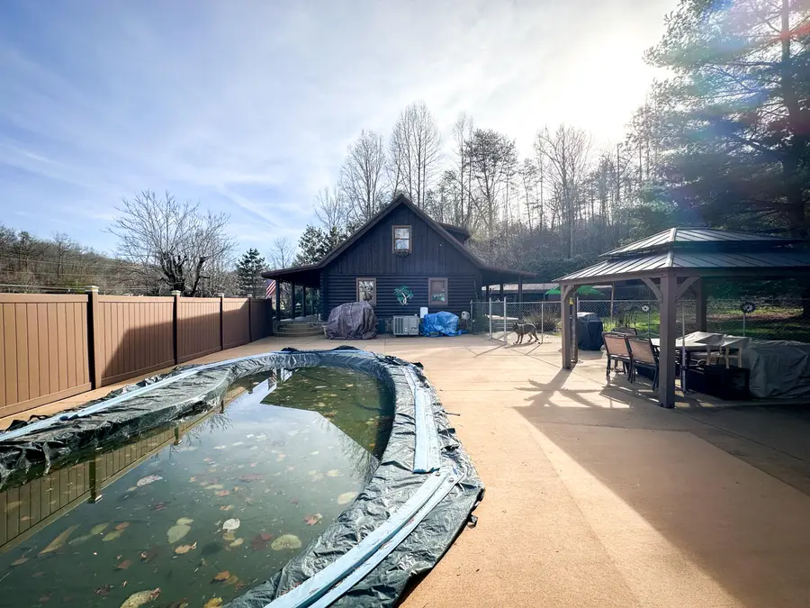 766 Old Flat Lick School Road, Flat Lick, KY 40935 - Image #2