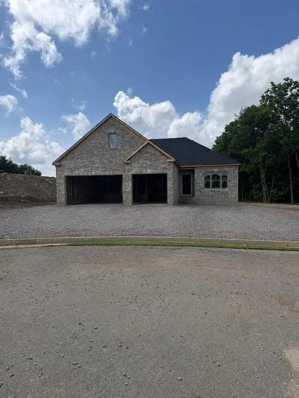 100  Winding Creek Drive, Georgetown, KY 40324