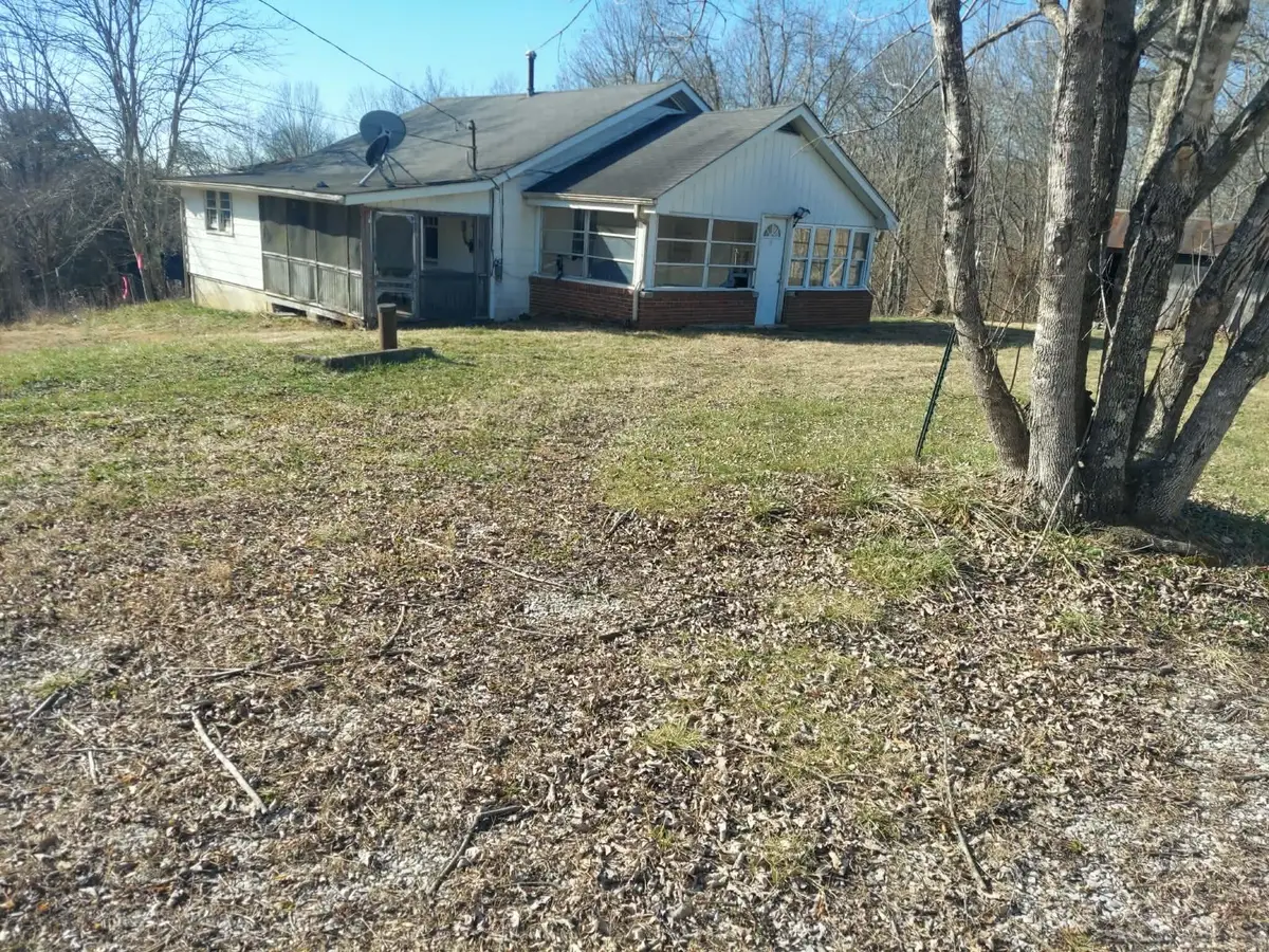 645 Old Fox Road, Irvine, KY 40336 - Image #1